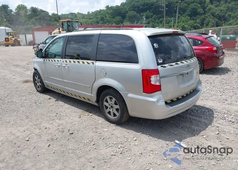 2011 Chrysler Town & Country Touring from USA, damaged, VIN 2A4RR5DG0BR714263